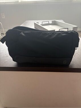lululemon athletica Black Womens Toiletry Kit